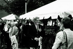 Image description is not available for 2000.150